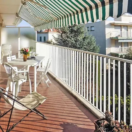 Les Jardins De L'ermitage By Interhome *